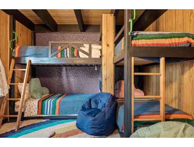 Lake Arrowhead AirBnb Stay at the Blackbird Cabin