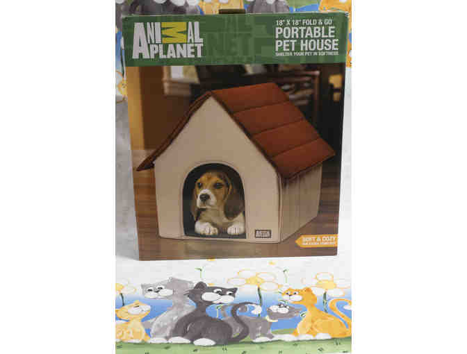 Animal Planet Pet House + $25 PetSmart Gift Card