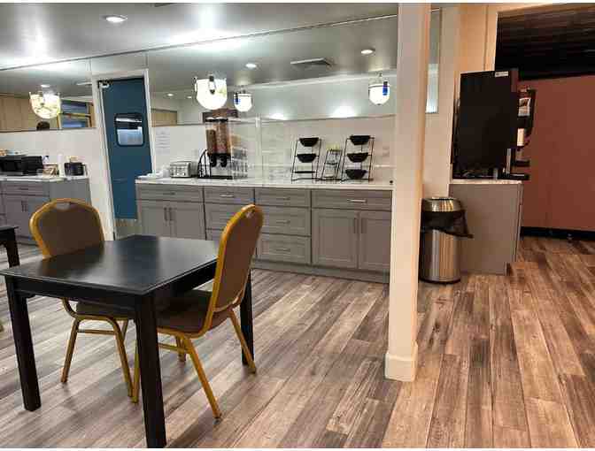 CA - Yuba City - HomeTowne Studios - One Night Stay