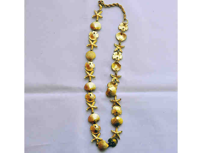 Vintage Gold Tone Seashell Necklace