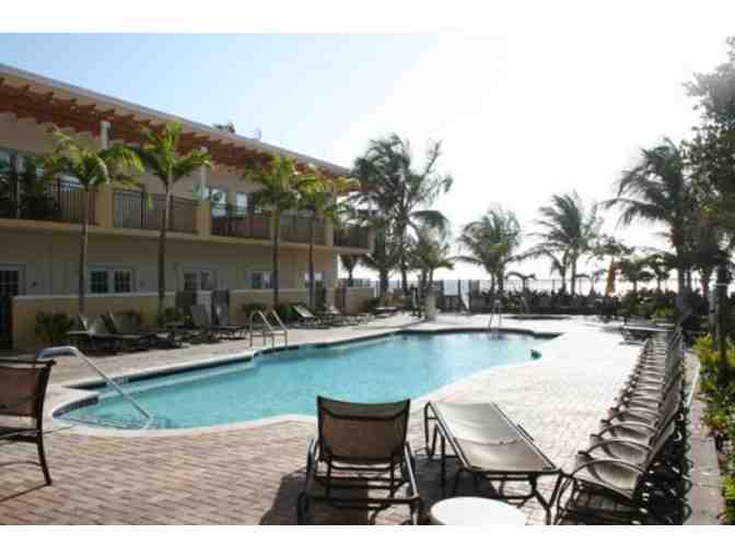 -One week (8 days/7 nights) in Fort Lauderdale, Florida in 3 Bedroom Apartment