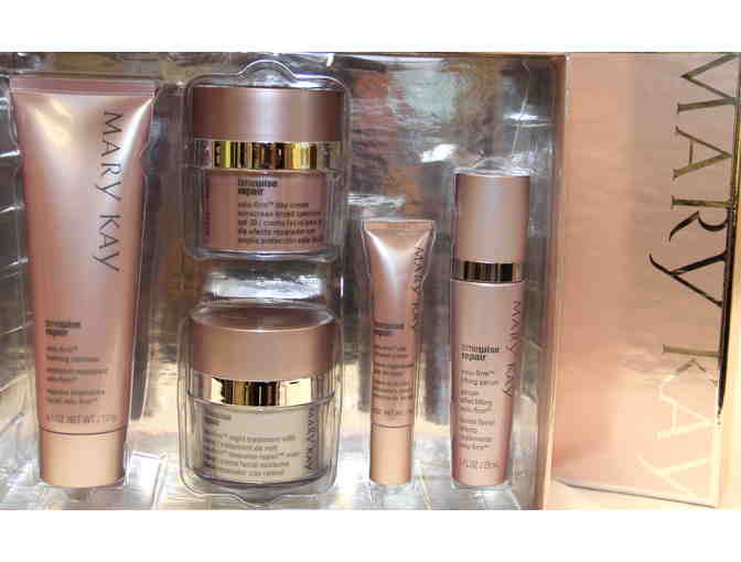 Mary Kay Mother/Daughter Skin Care Collection Set