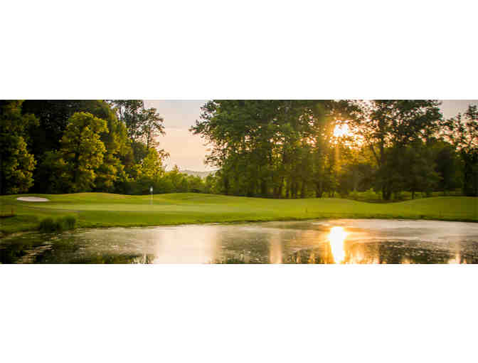 Oak Ridge Country Club round of golf for four people with cart