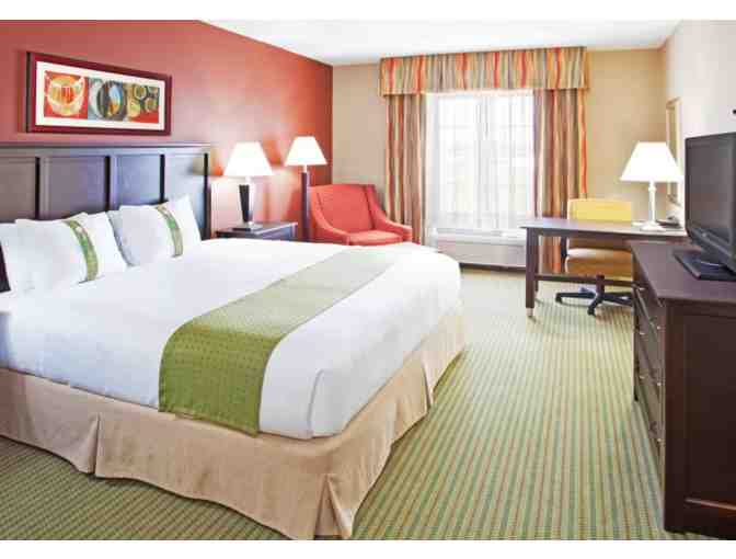 Midland Holiday Inn Getaway Package with Big E's Gift Card