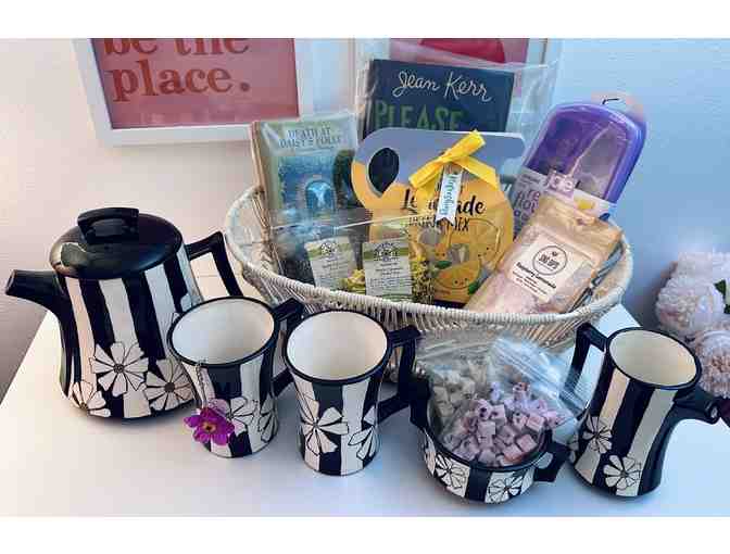 Daisy Delight Tea Basket - Photo 1