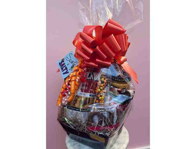 Sweet and Salty Basket: Eastman Party Store - Photo 1