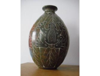 Nicaraguan pottery vase, etched & painted, with frogs & leaves