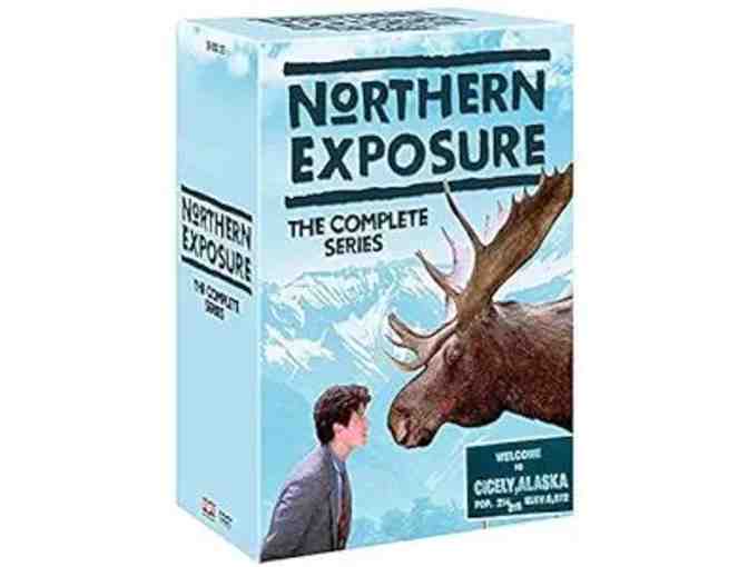 All Seasons of Northern Exposure On DVD - Autographed By Janine - Photo 1