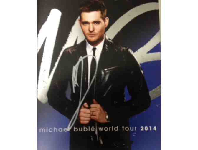 AUTOGRAPHED MICHAEL BUBLE TOUR PROGRAM plus 11x17 POSTER & CONFETTI