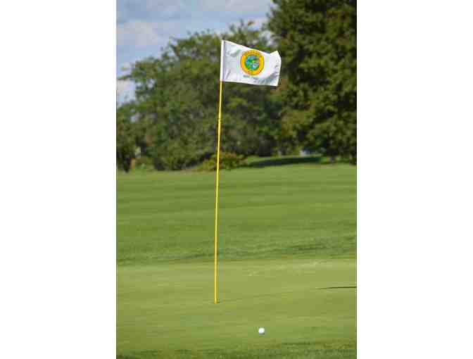 Montaup Country Club Green Fees for Four