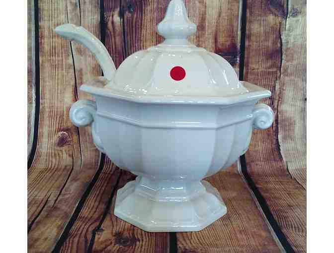 Hall China Redcliff Ironstone White Soup Tureen