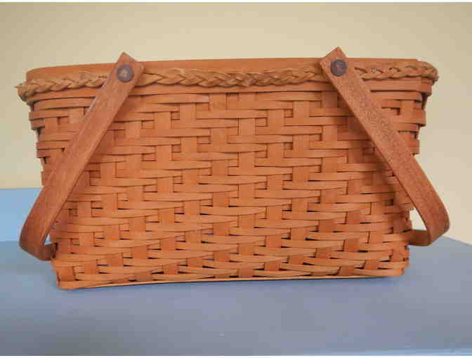 2001 Dated Collectable Double Handled Longaberger basket