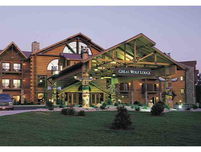 Great Wolf Lodge Overnight Stay with Water park Passes for 5 PLUS $350 Gift Card