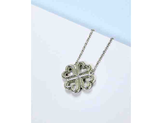 Stunning Lucky Clover Pendant in Sterling Silver with Peridot