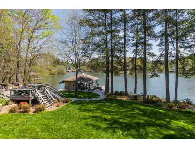 Lake Gaston Vacation Home: Fall Extended Weekend