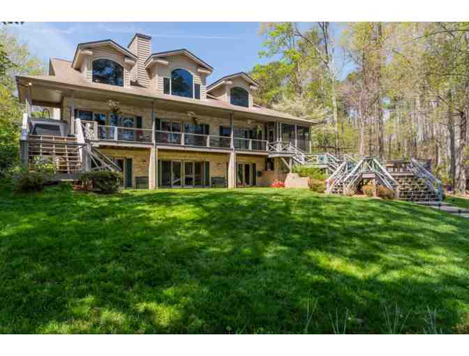 Lake Gaston Vacation Home: Fall Extended Weekend