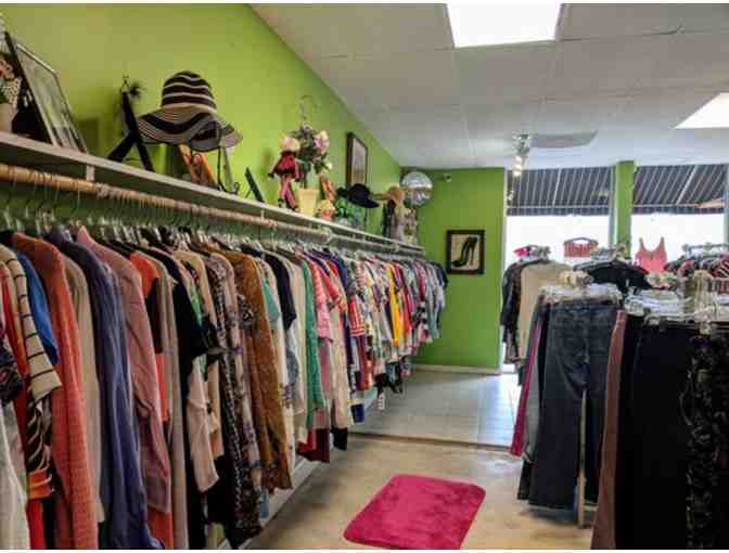 Classic Clothiers Consignment Boutique: Hot Handbags (4)