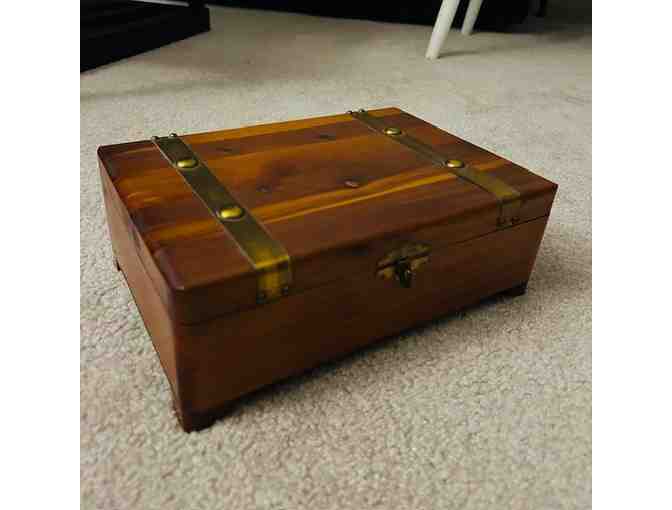 VINTAGE 1950's Cedar-Wood, 'Pilliod Swanton' (Jewelry, Keepsake, Treasure Box)