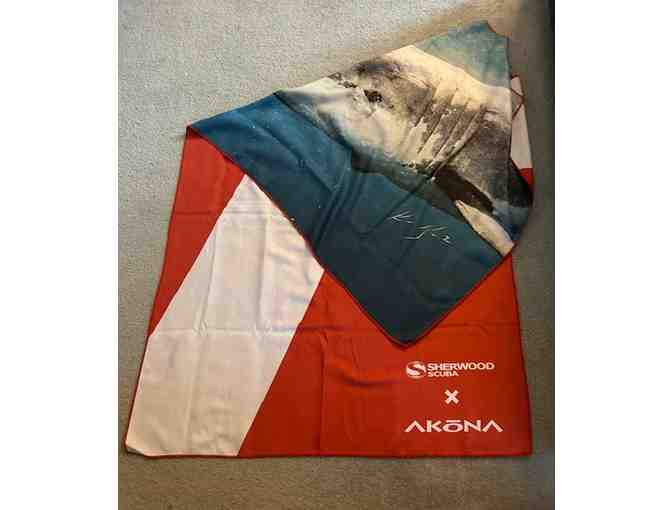 1 TOWEL (SHARK/DIVE FLAG) - Limited Edition (Big, Travel)
