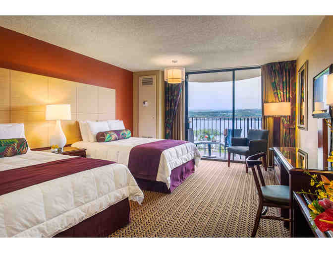 One Night Stay at Castle Hilo Hawaiian Hotel and Dinner at WSW (ISLAND OF HAWAII)