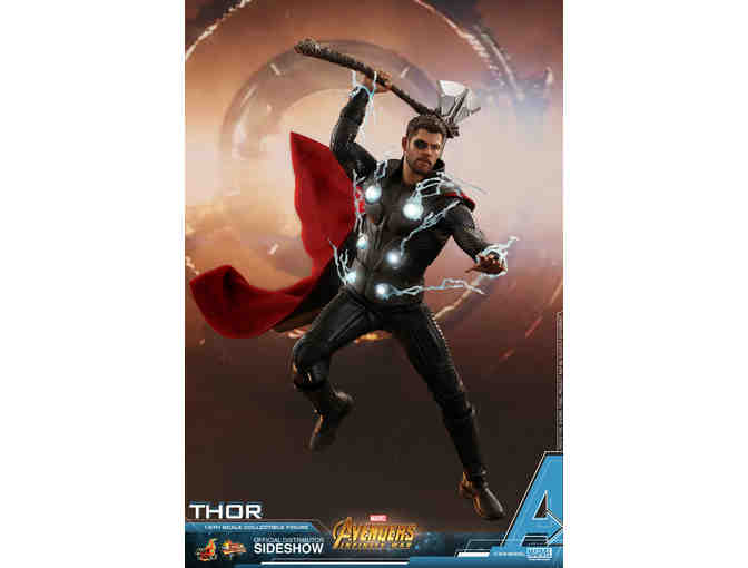 Thor Sixth Scale Figure by Hot Toys
