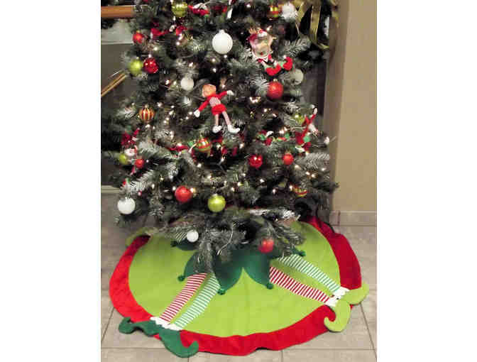 Elf on a Shelf Christmas Tree! Great Tree for Kids!