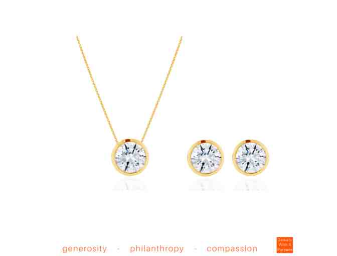 Simple & Chic Necklace and Earrings Set in Yellow Gold