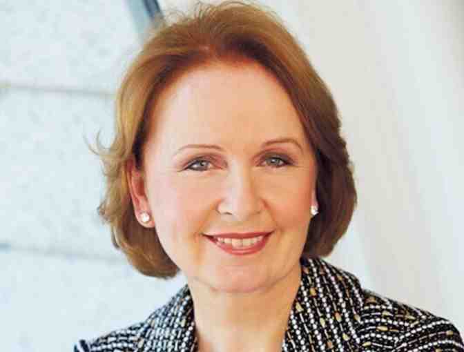 Meet Kate Burton after THE CONSTANT WIFE at the RSC