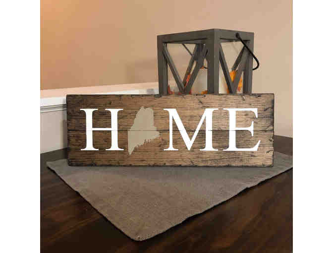 Maine 'Home' sign