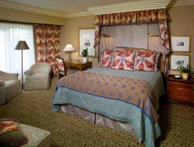 5290 - The Broadmoor, Colorado Springs, CO - Two Nights Mid-Week for 2 with Breakfast