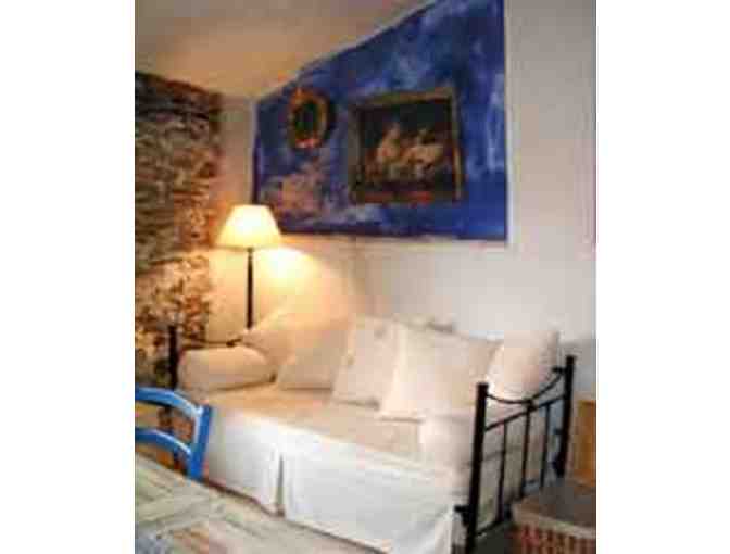 Item 1118 - Carole Rae Watanabe, Artist - 1 Week for 2, Artist's Apartment, Collioure, FR