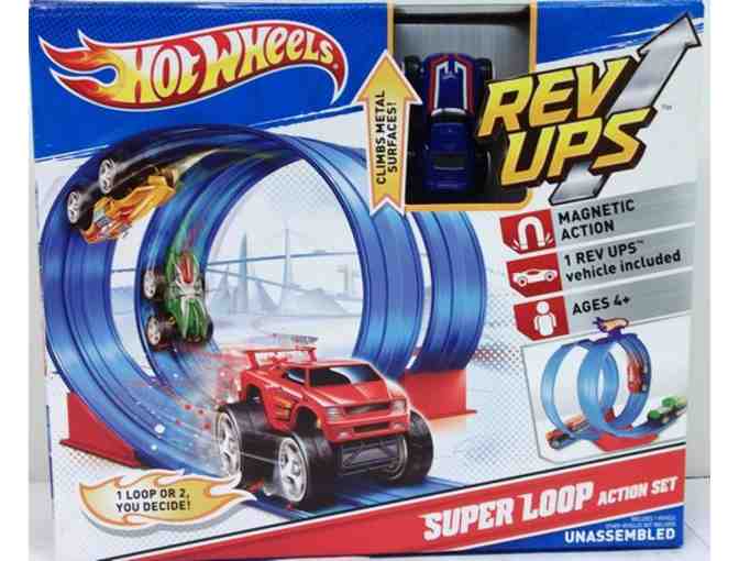 Hot Wheels & Disney Cars Gift Set