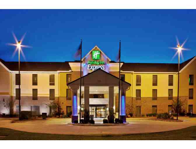 Holiday Inn Express & Suites (Lake Charles) - 1 Night Stay