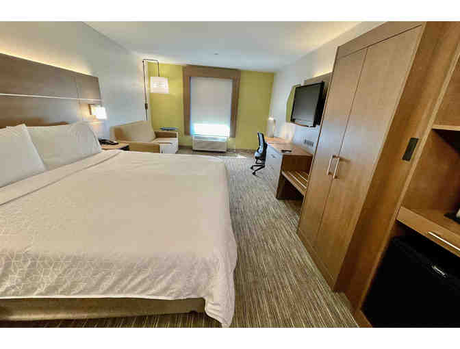 Holiday Inn Express & Suites Sulphur | Lake Charles (1) One Night Stay