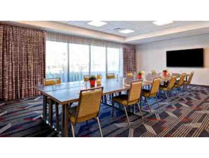 3 Day/2 Night King Stay w/ Breakfast at the Hampton Inn Las Vegas Convention Center