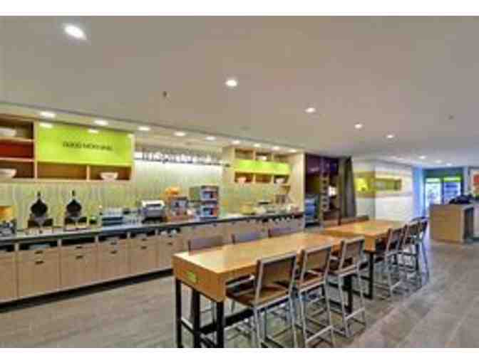 2 Day/1 Nt Stay King Studio Suite w/ Breakfast at Home 2 by Hilton Las Vegas Strip South - Photo 4