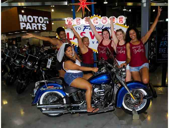 90 Min Walking Photo Tour of Las Vegas Strip for 4 ppl from Photo Tours Las Vegas!