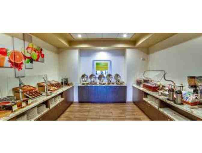 3 Day, 2 Night Stay w/ Breakfast at the Doubletree by Hilton Las Vegas Airport!