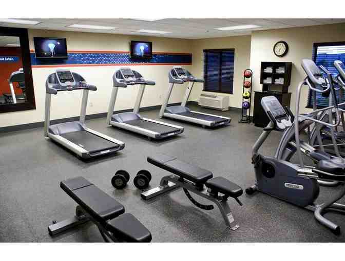 3 Night Stay in a King Studio Suite w/Brkfst at Hampton Inn N. Las Vegas Speedway