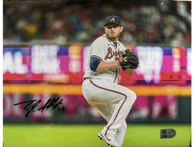 Atlanta Braves Autographed Photo of Tyler Matzek. - Photo 1