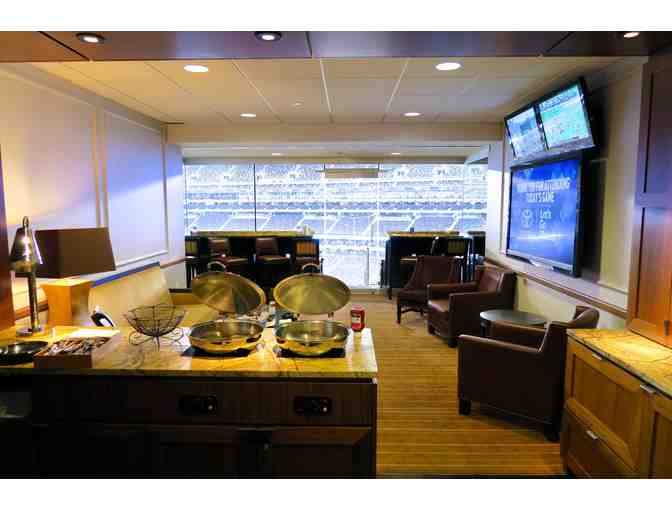 LIVE AUCTION - GIANTS SUITE with food and beverages for four people with UBER!