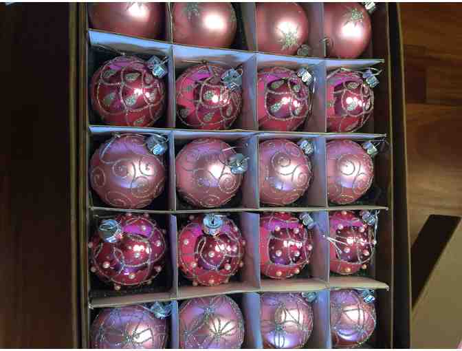 Heirloom Holidays Ornament Set