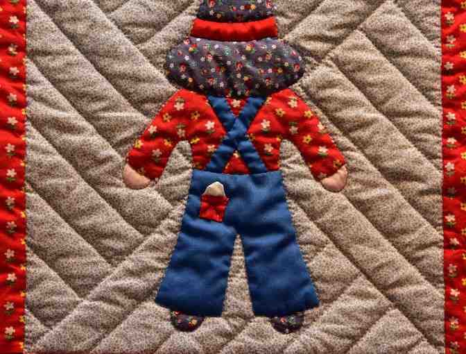 Quilt: Sunbonnet Sue and Sam crib sized