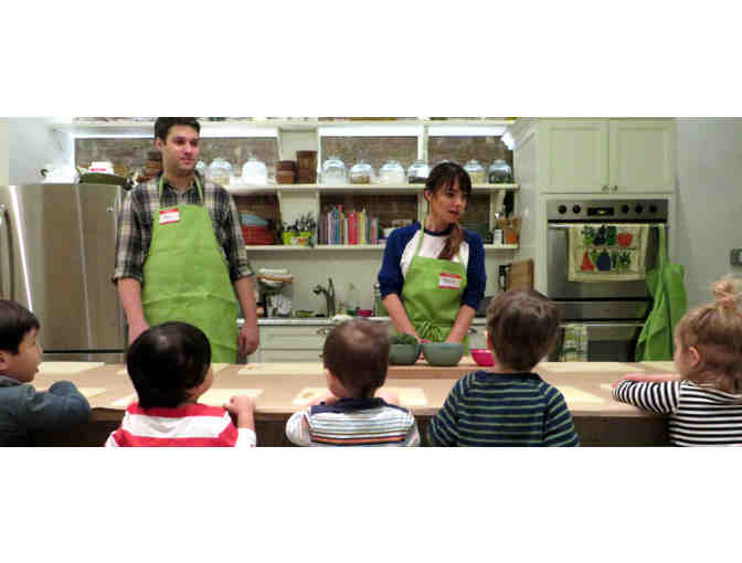 3-Pack of Kids Cooking Classes at Freshmade NYC Cooking Studio in SoHo and Cooking Gift Set