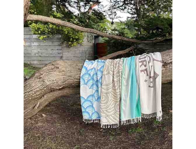 Stef Chandler Blue Wave Towel & Blanket Set (1 of 2)