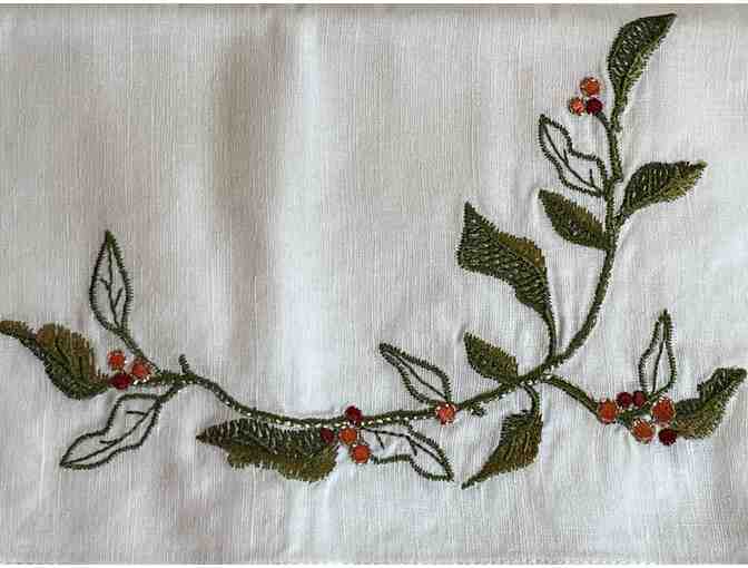 Set of 4 embroidered linen napkins