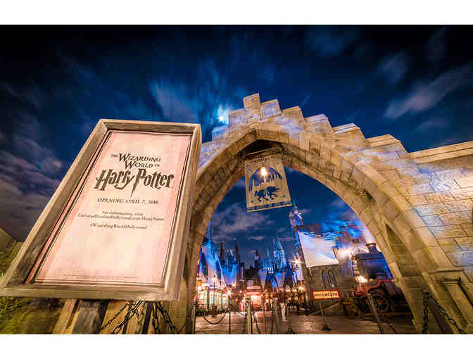 UNIVERSAL STUDIOS HOLLYWOOD - One-day General Admission Passes for Four People