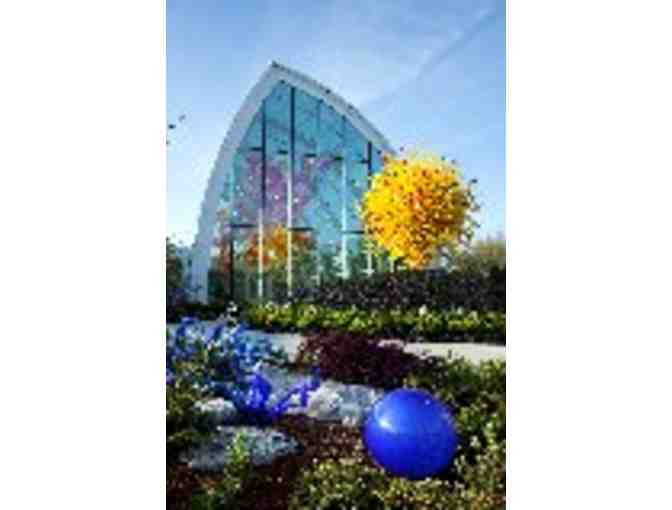 Chihuly Swag Bag + 4 Tickets to Chihuly Garden and Glass
