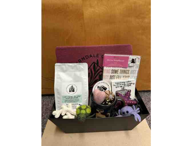 Ferndale Catfe & Cat Shelter Basket - Photo 1