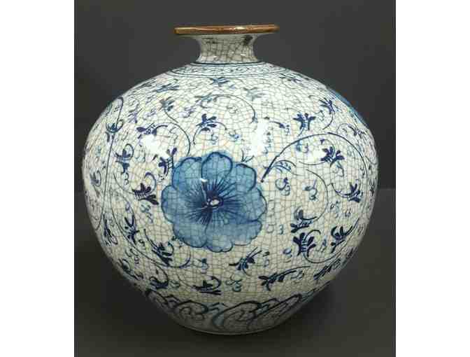 Chinese Antique style Blue and white porcelain Qianlong Mark vase